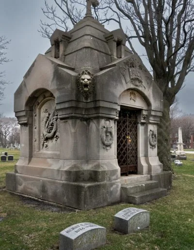 MarGracelandSue BaronHuck Mausoleum