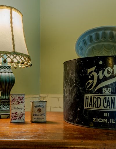 AugShilohSue BaronOld Tins in the Kitchen